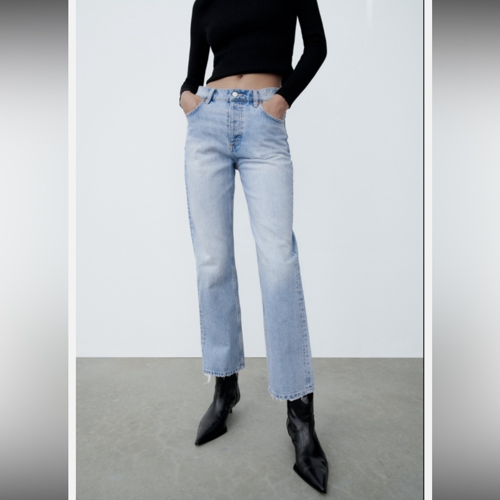 ZARA WOMAN 90’s style HIGH RISE STRAIGHT LEG JEANS LIGHT BLUE